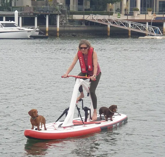 Fran — Mooloolaba, Australië, twee teckels mee